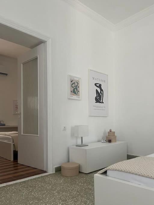 Cozy, Spacious, Newly Renovated Flat In Adamas Екстер'єр фото