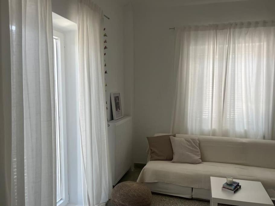 Cozy, Spacious, Newly Renovated Flat In Adamas Екстер'єр фото