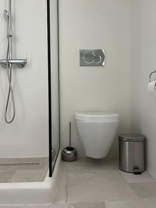 Cozy, Spacious, Newly Renovated Flat In Adamas Екстер'єр фото